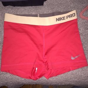 Nike Pros 3”